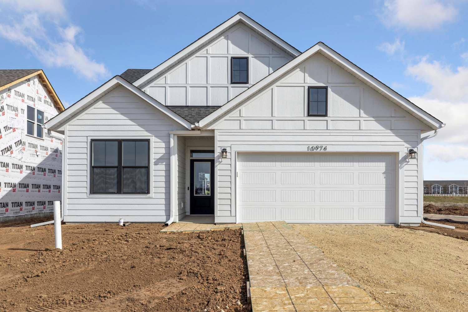 10930 37th ST N, Lake Elmo, MN 55042