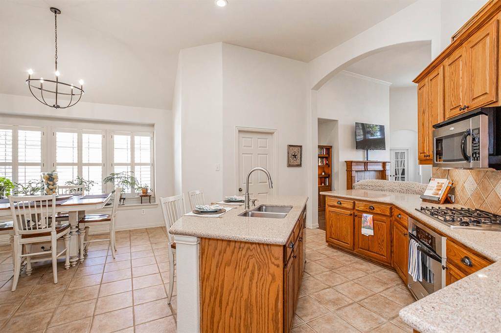 5900 Barton Springs Drive, North Richland Hills, TX 76180
