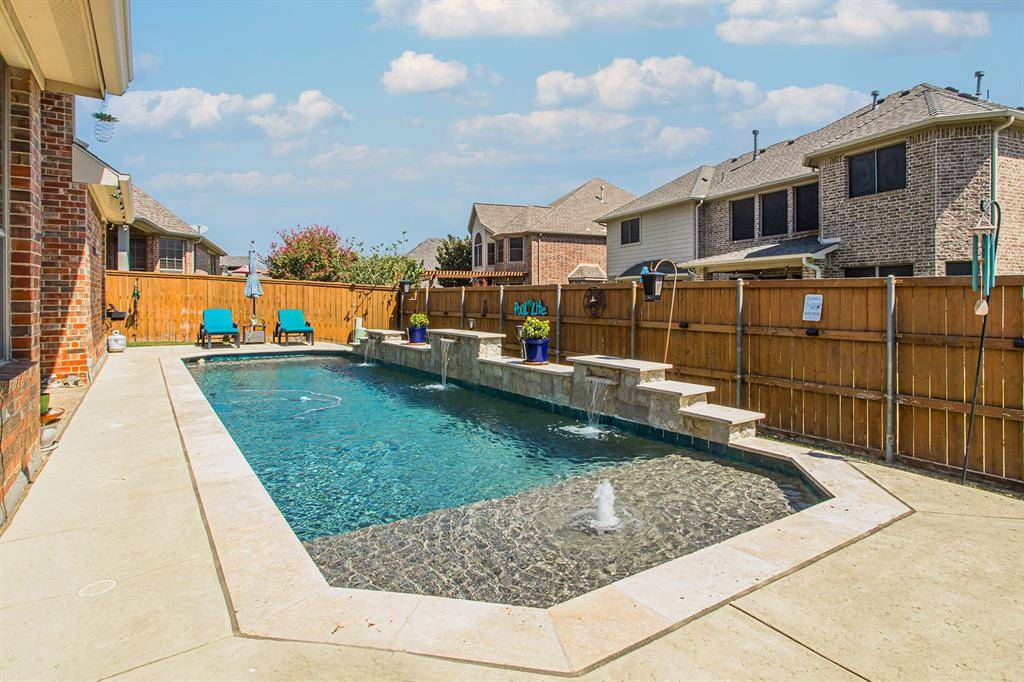 5900 Barton Springs Drive, North Richland Hills, TX 76180