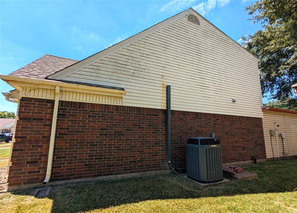 2109 Country Dell Drive, Garland, TX 75040