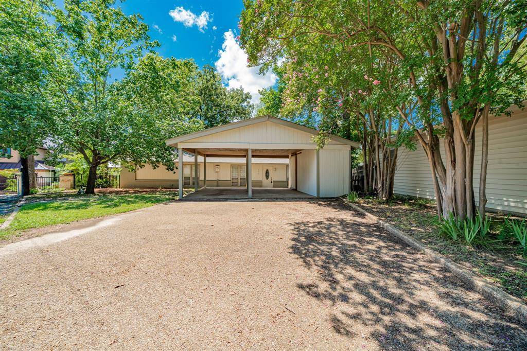 102 Northwood Place, Enchanted Oaks, TX 75156