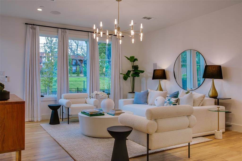 7207 Gaston Avenue #902, Dallas, TX 75206