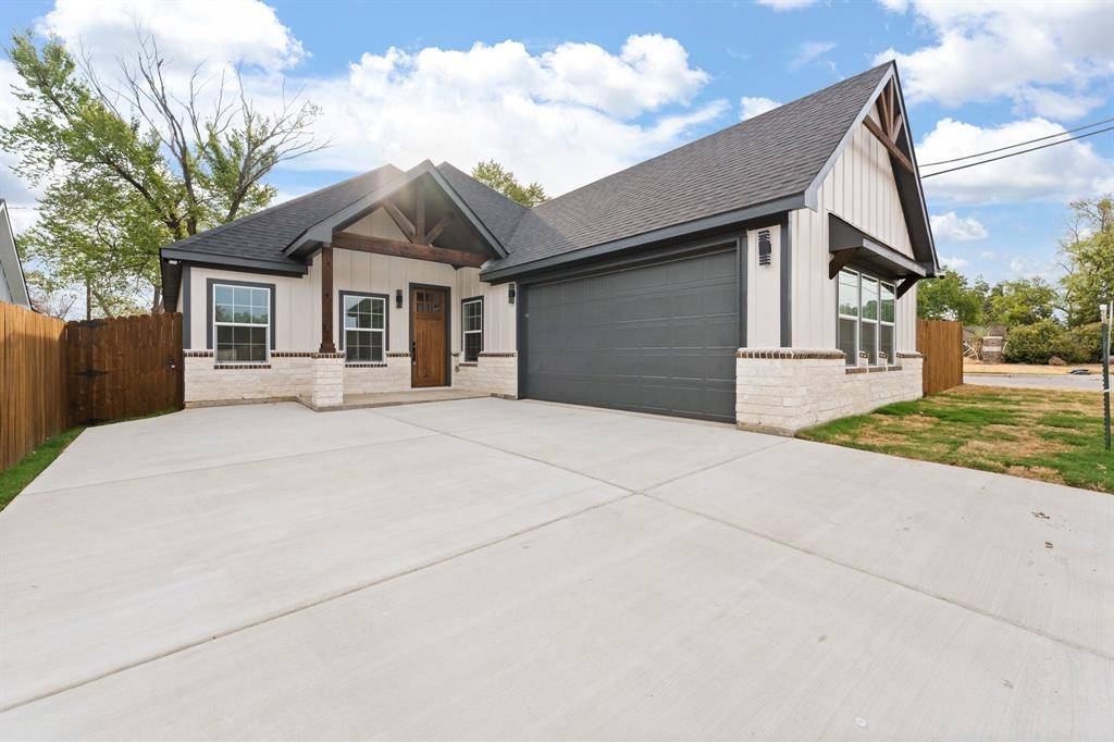 813 Tierney Road, Fort Worth, TX 76112