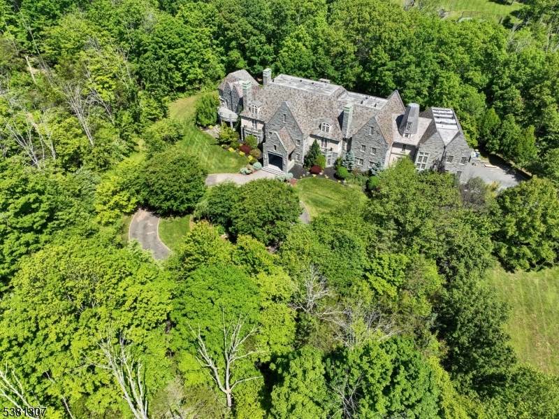 24-1 Douglass Ave, Bernardsville Boro, NJ 07924
