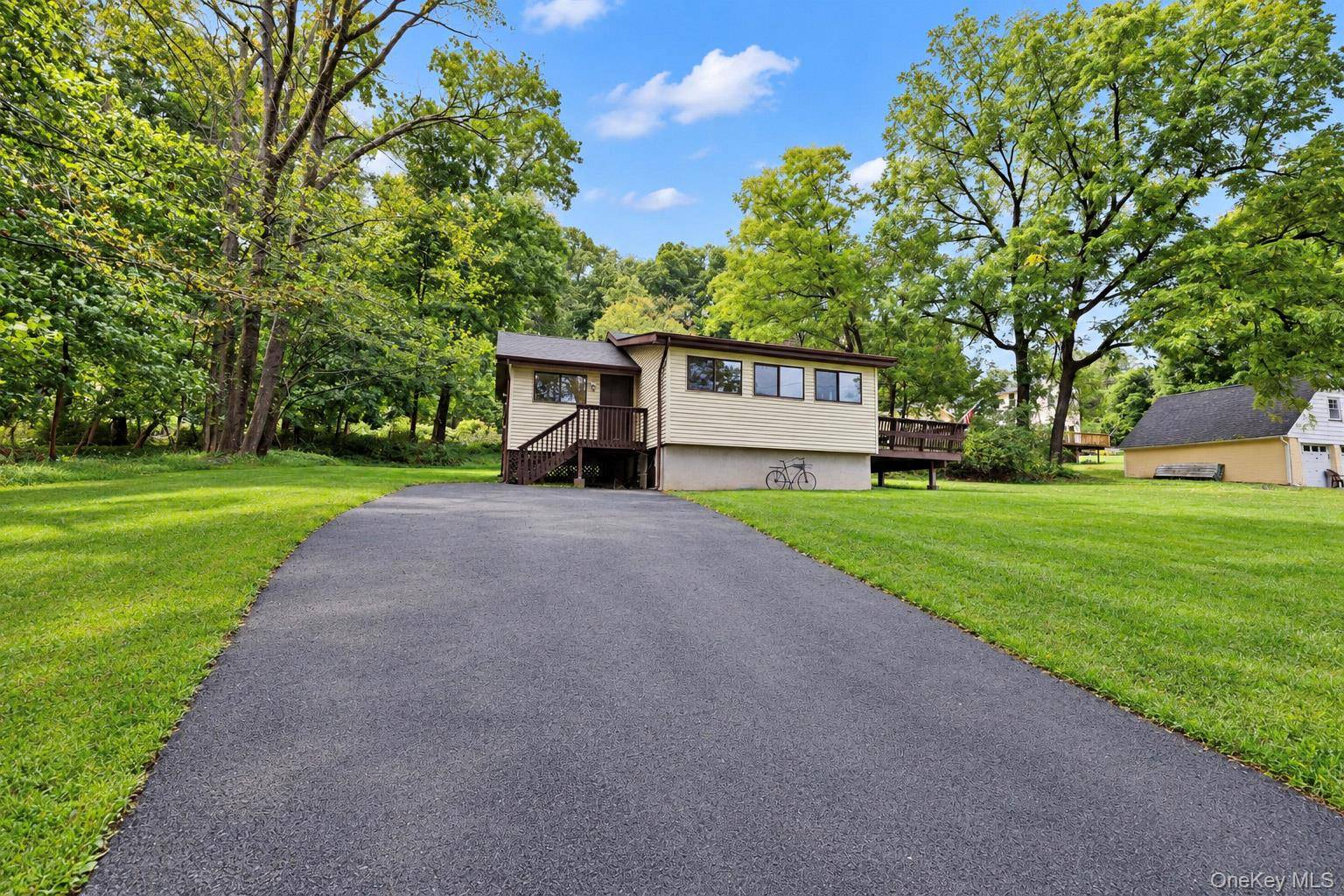 46 Lake Shore DR, Mahopac, NY 10541