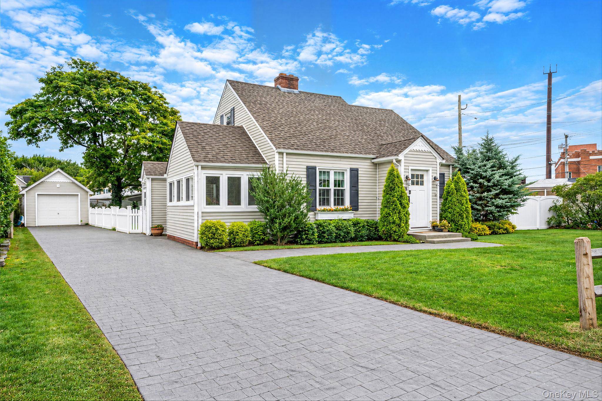19 Cherry AVE, West Sayville, NY 11796