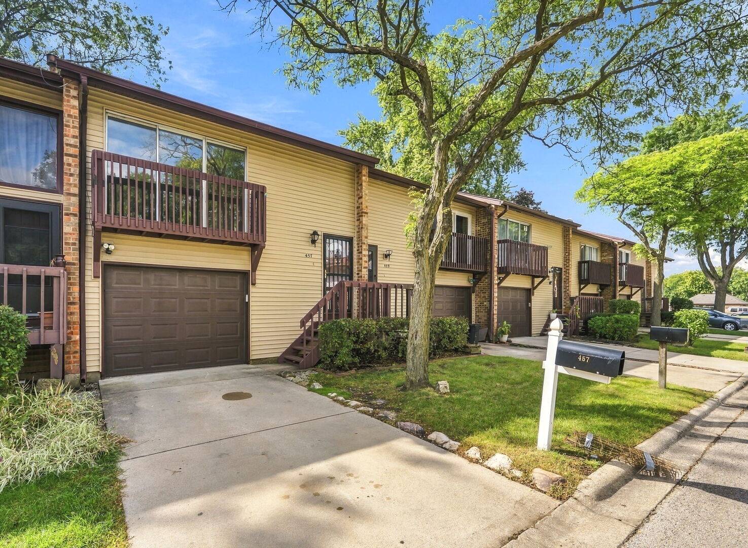 457 Sioux DR, Bolingbrook, IL 60440