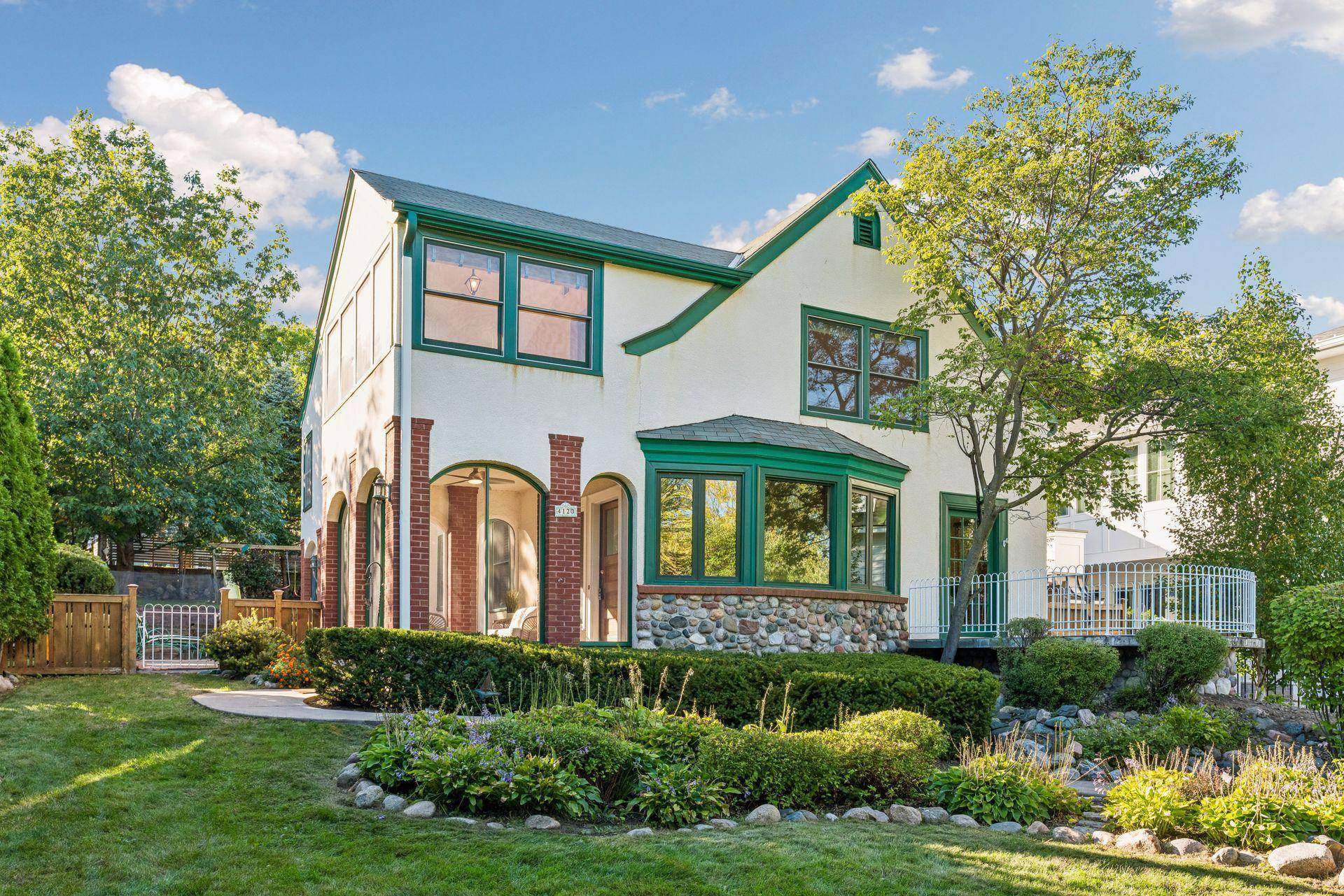 4120 Queen AVE S, Minneapolis, MN 55410