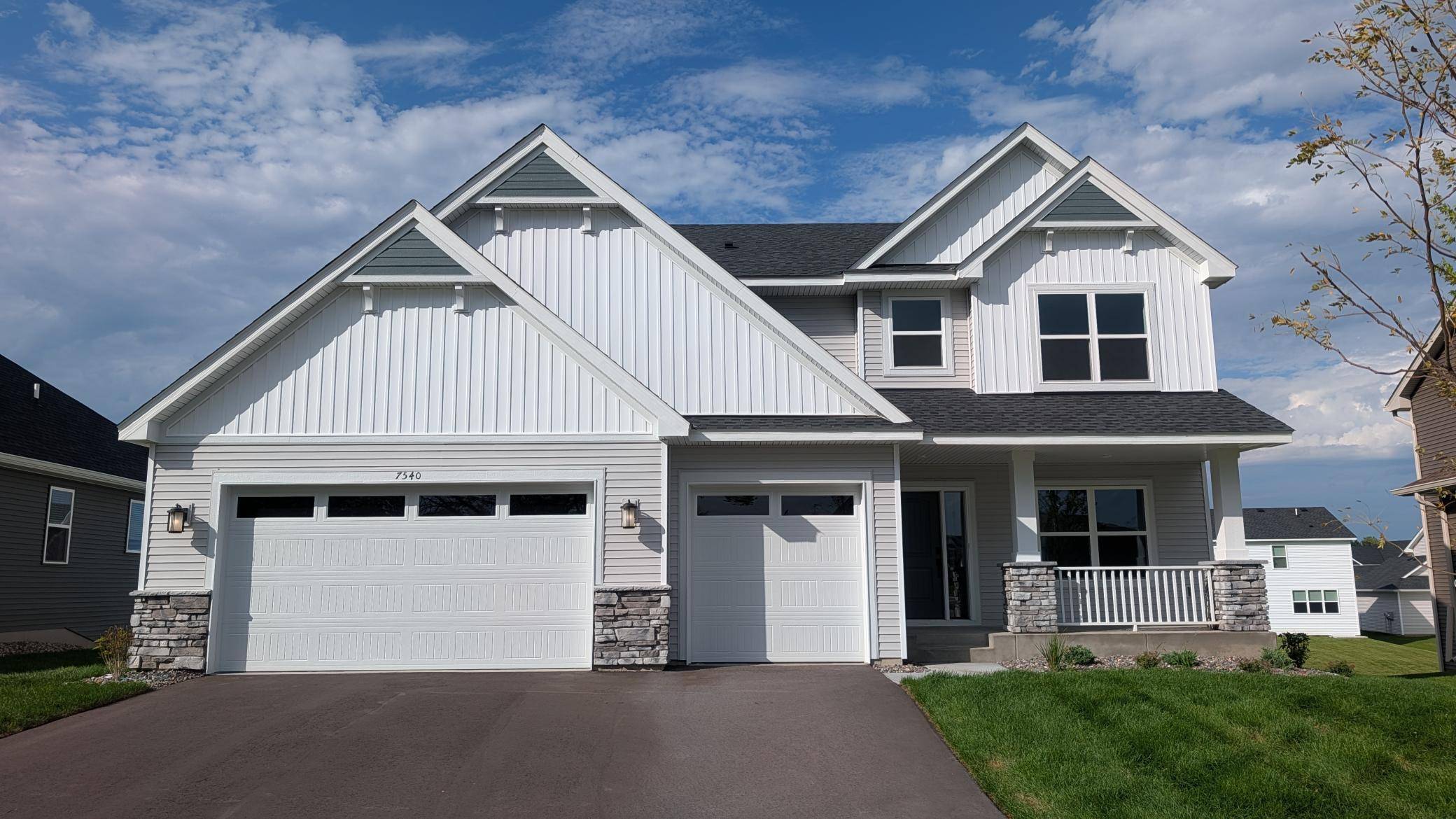7540 Lower 42nd ST N, Oakdale, MN 55128