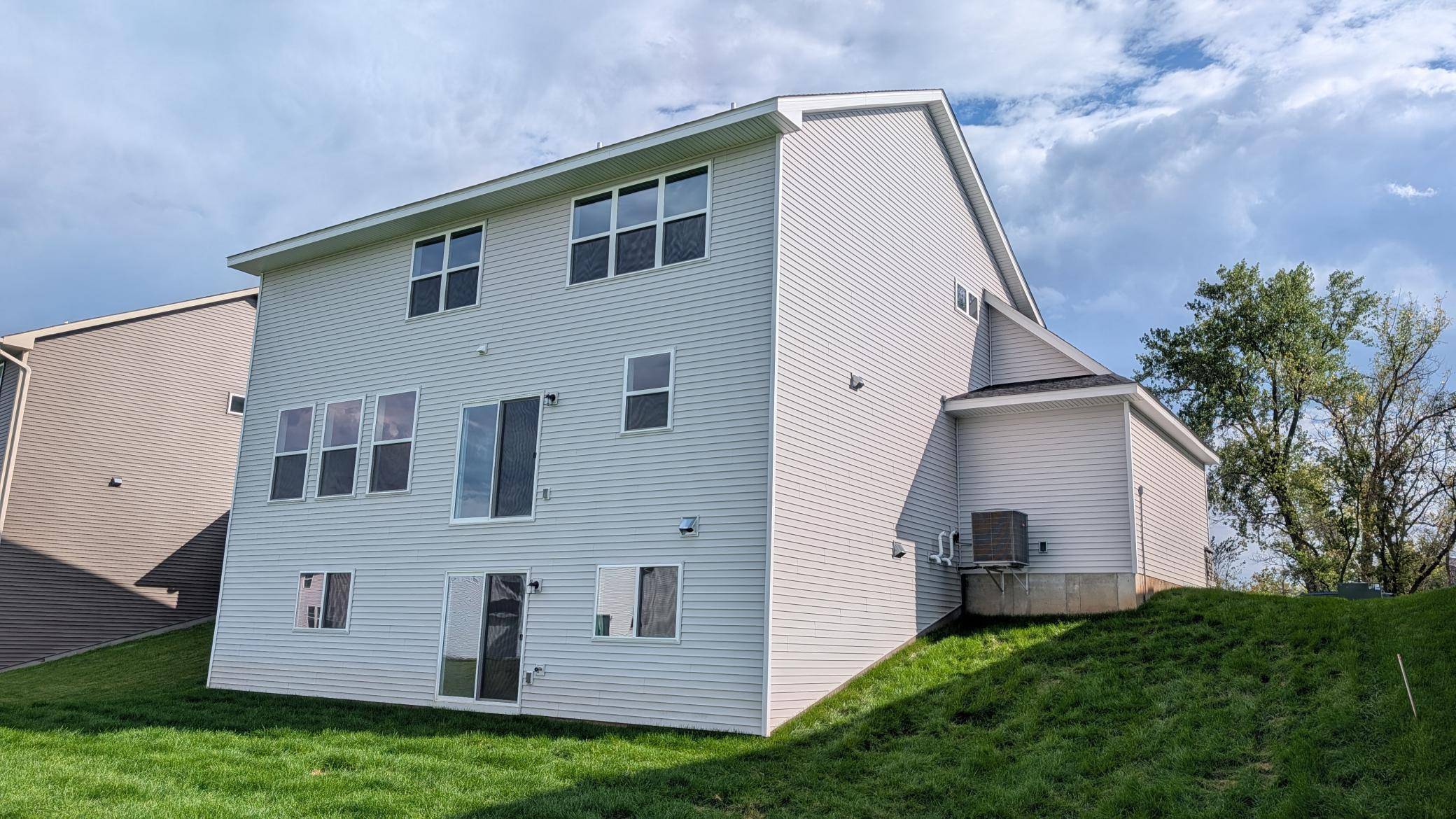 7540 Lower 42nd ST N, Oakdale, MN 55128