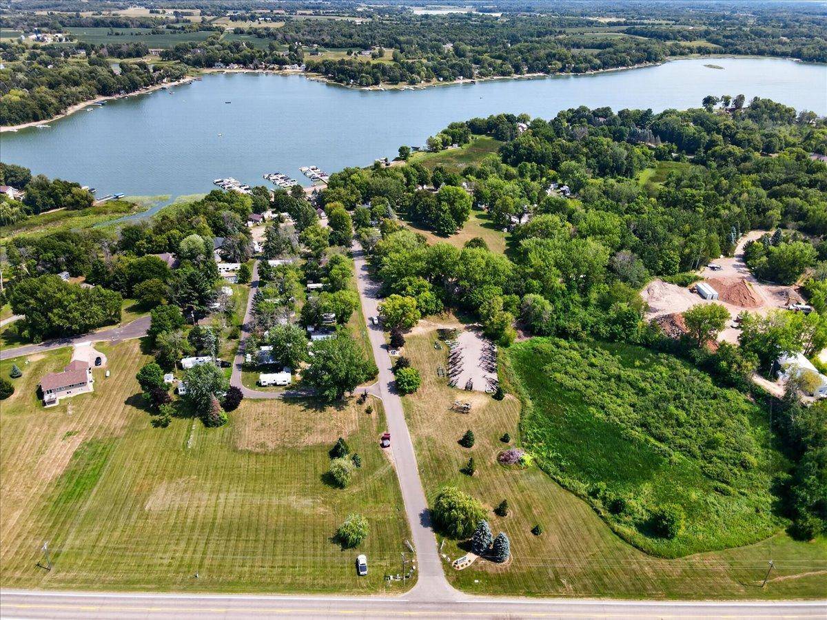 32741 N Lakes TRL, Lindstrom, MN 55045