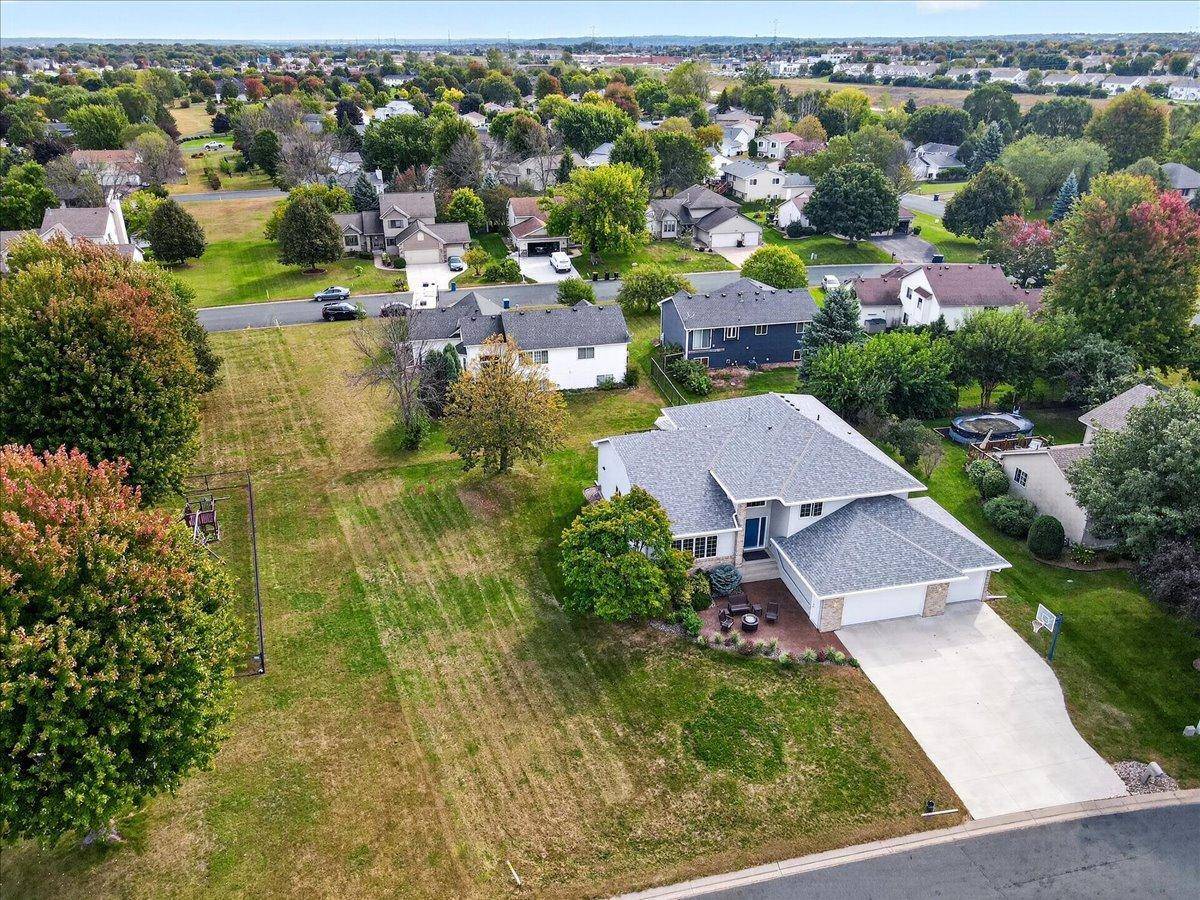1585 Monarch ST, Shakopee, MN 55379