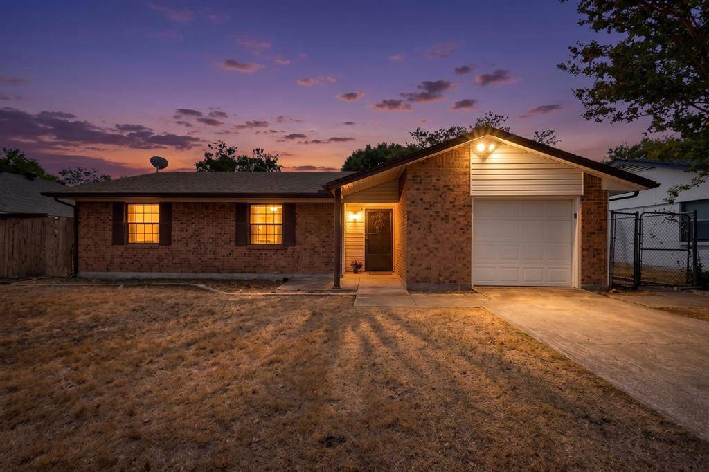 346 Linkcrest Drive, Duncanville, TX 75137