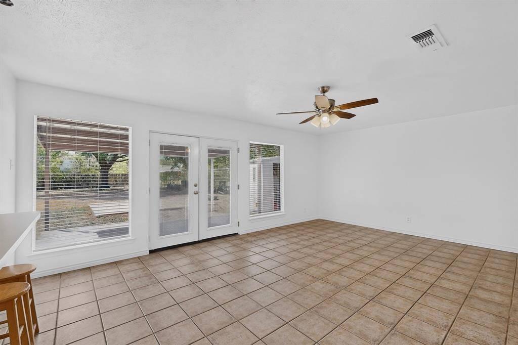 346 Linkcrest Drive, Duncanville, TX 75137