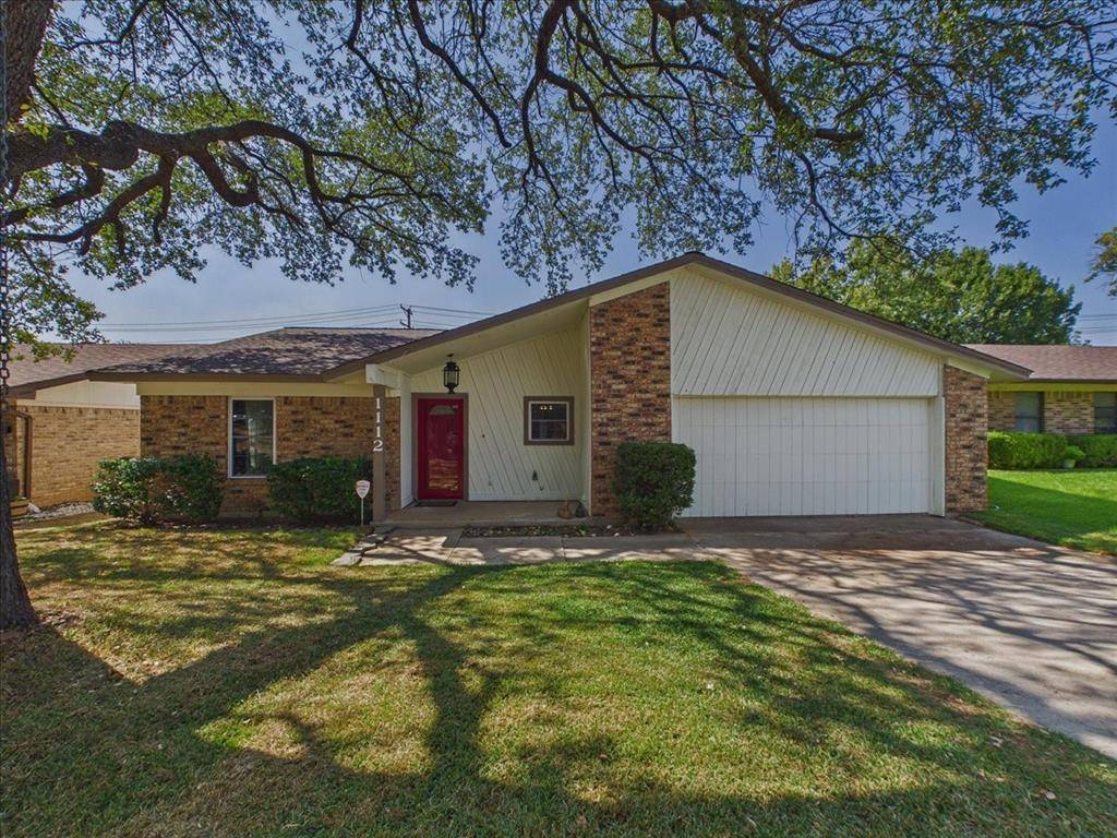 1112 Fox River Lane, Fort Worth, TX 76120