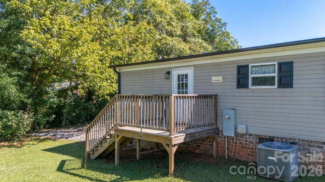 137 Calhoun RD, Stony Point, NC 28678