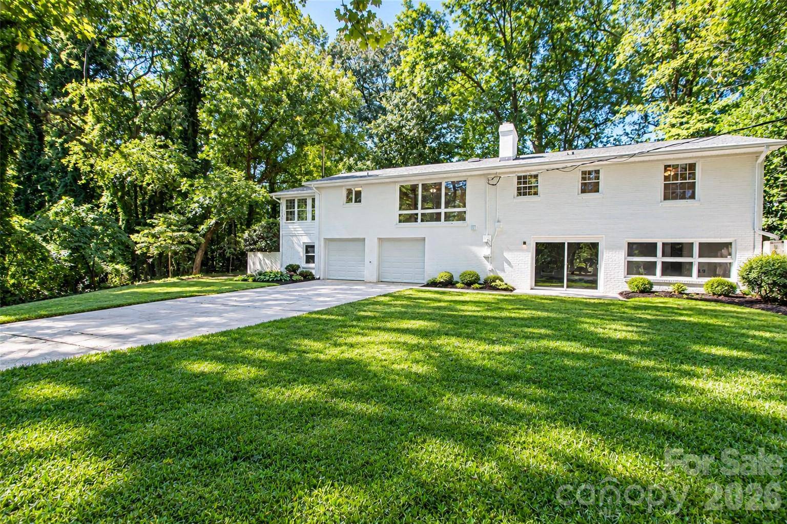 7400 Oakwood LN, Charlotte, NC 28215