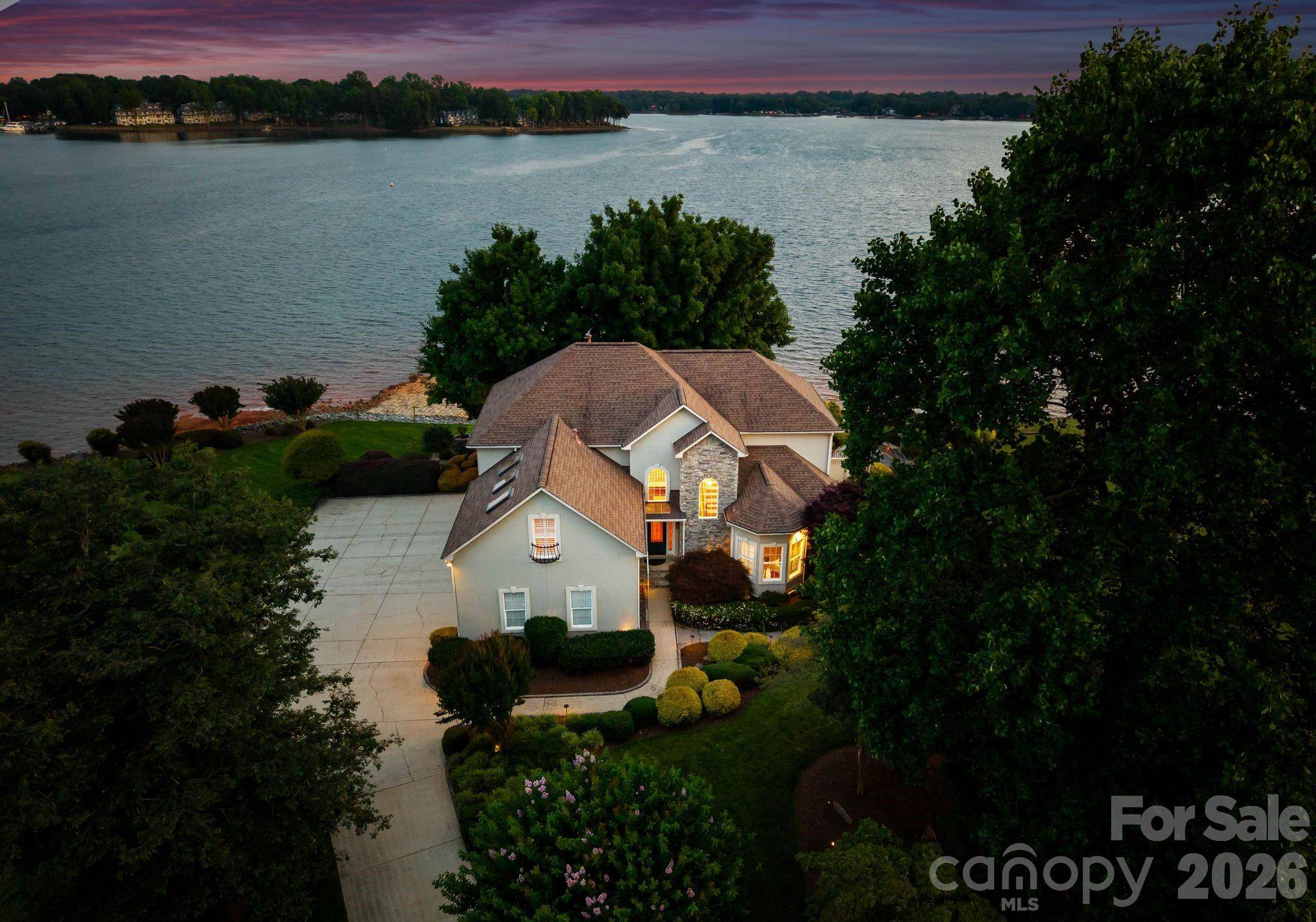 217 Westpaces RD, Mooresville, NC 28117