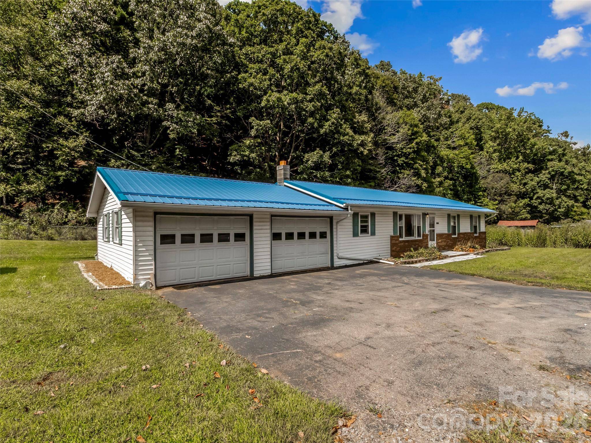 1878 Bolens Creek RD, Burnsville, NC 28714