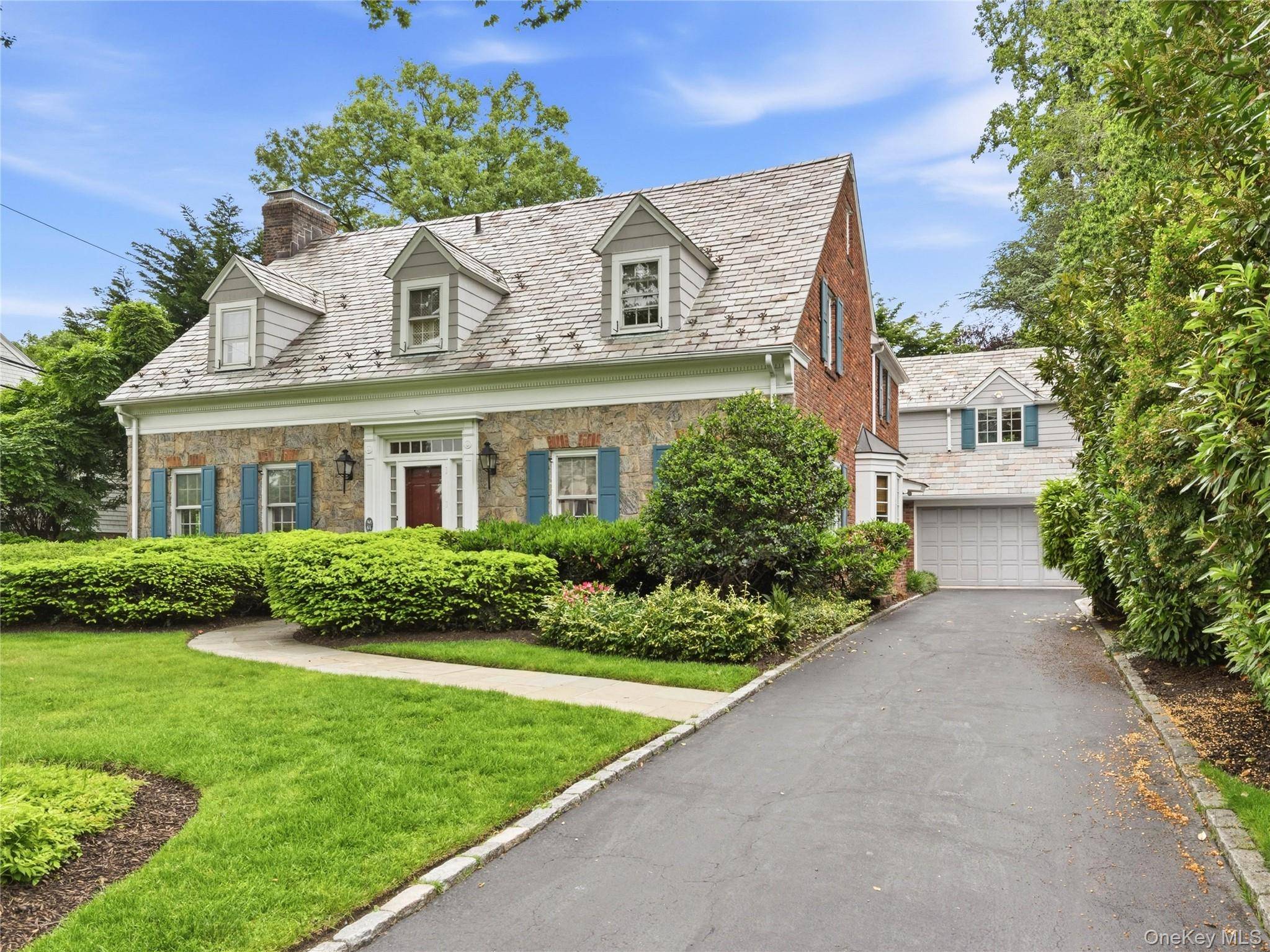 61 Mason DR, Manhasset, NY 11030