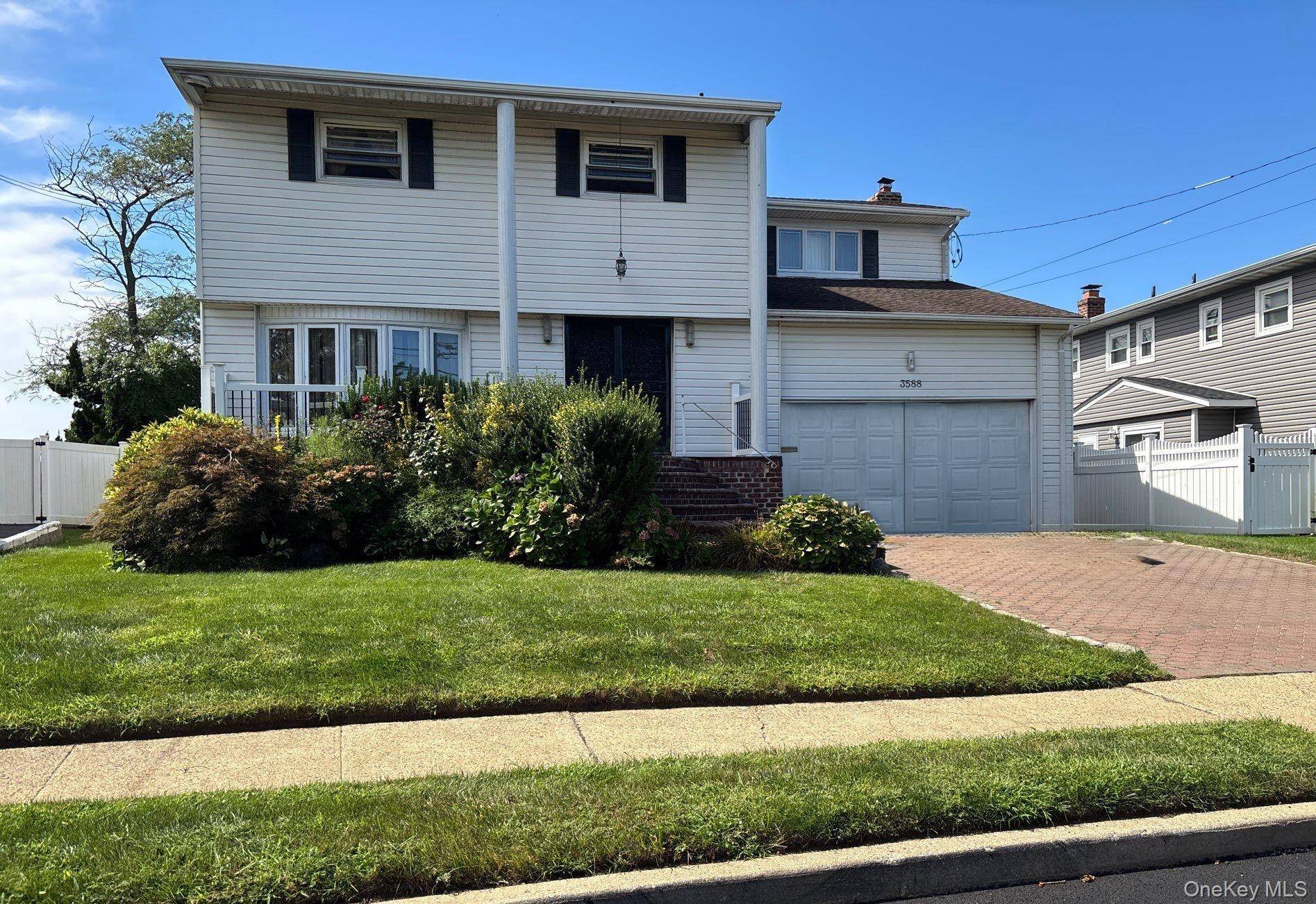 3588 Bertha DR, Baldwin, NY 11510