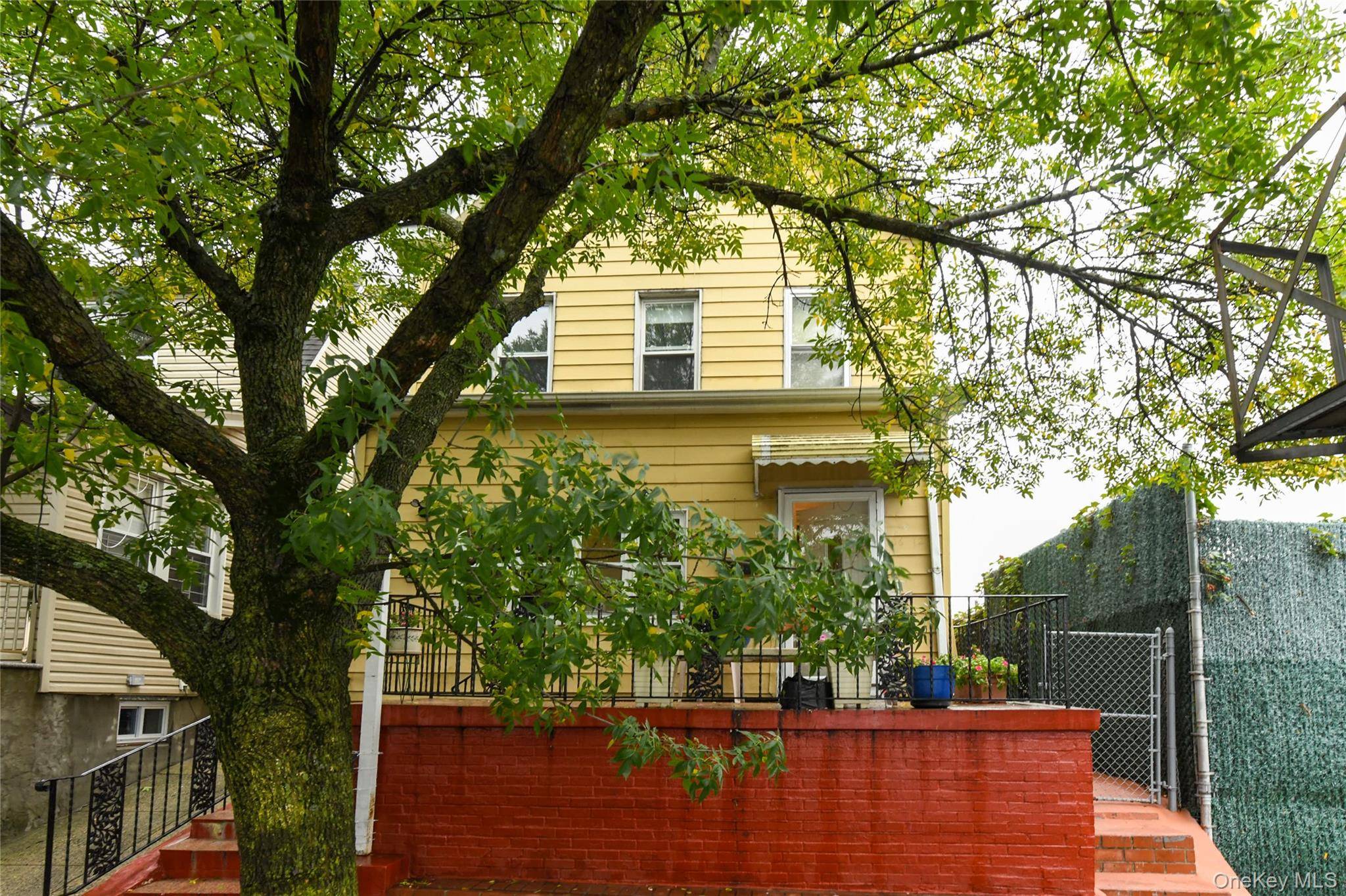 106-12 96th ST, Ozone Park, NY 11417