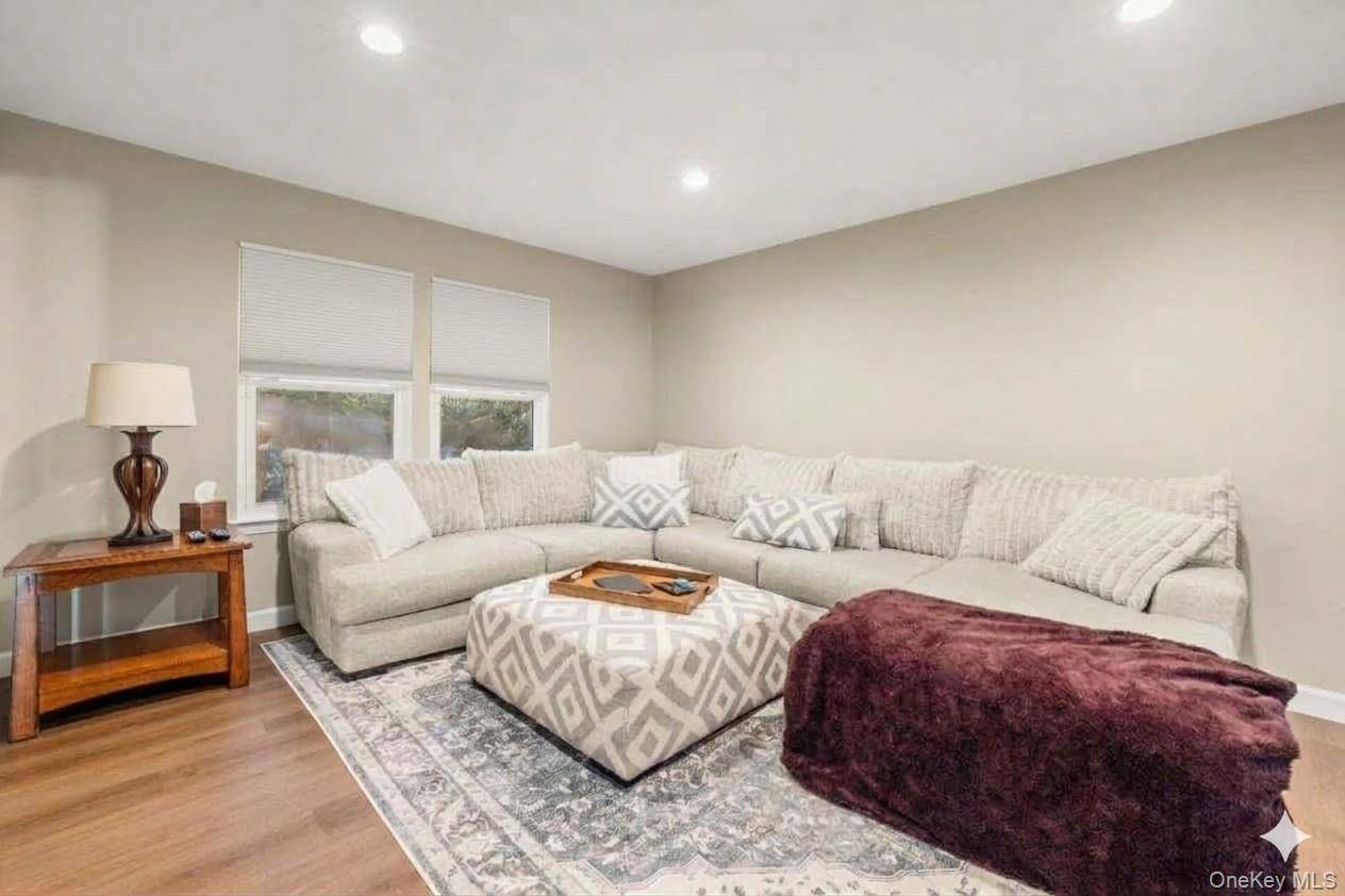 23 Blueberry LN, Patchogue, NY 11772