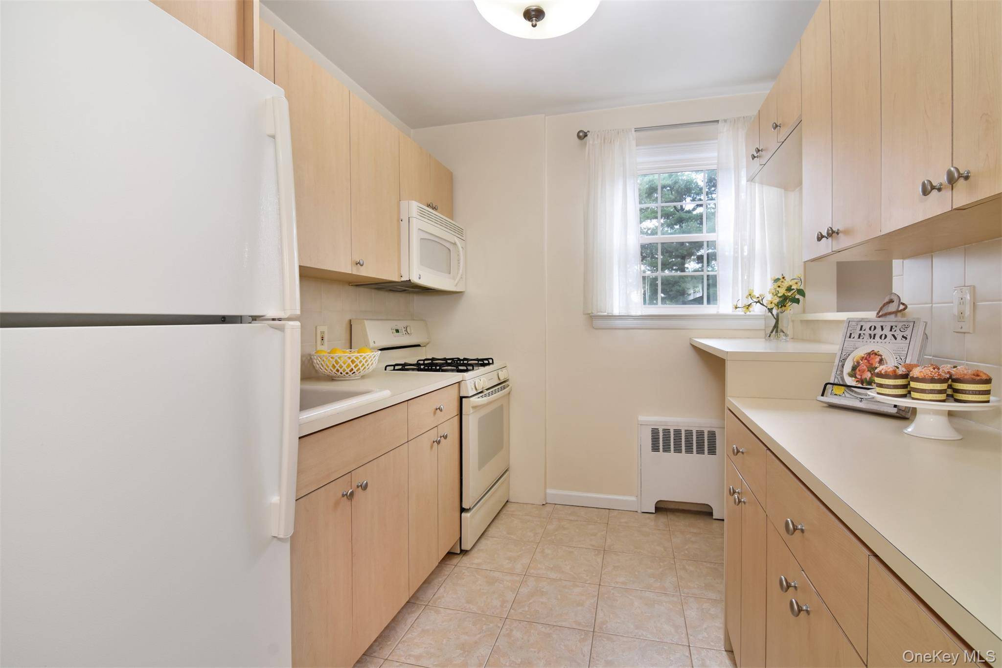 741 N Broadway #3D, Hastings-on-hudson, NY 10706