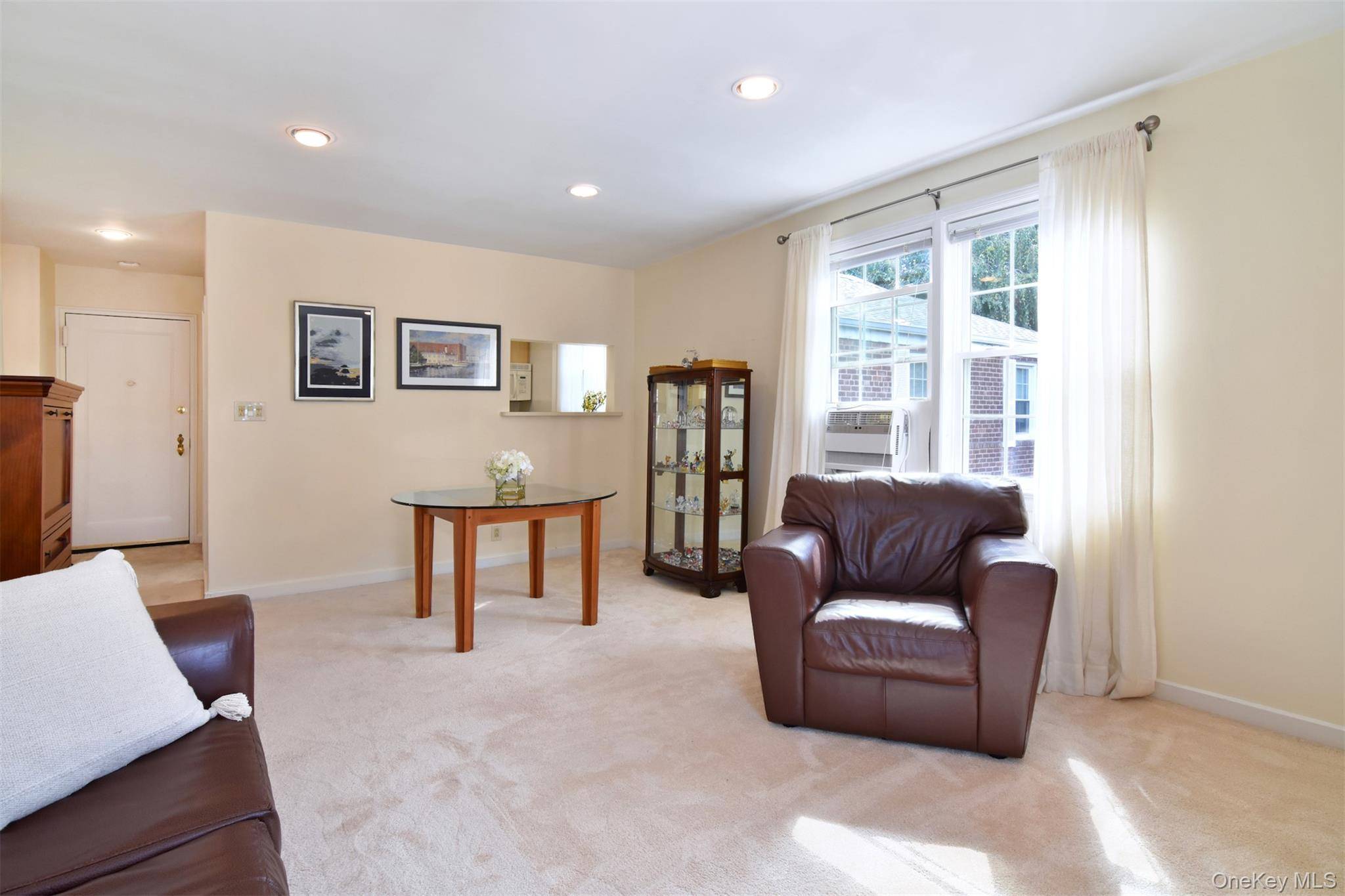 741 N Broadway #3D, Hastings-on-hudson, NY 10706