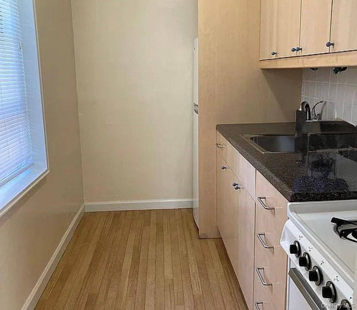 88-30 182nd ST #3G, Hollis, NY 11423