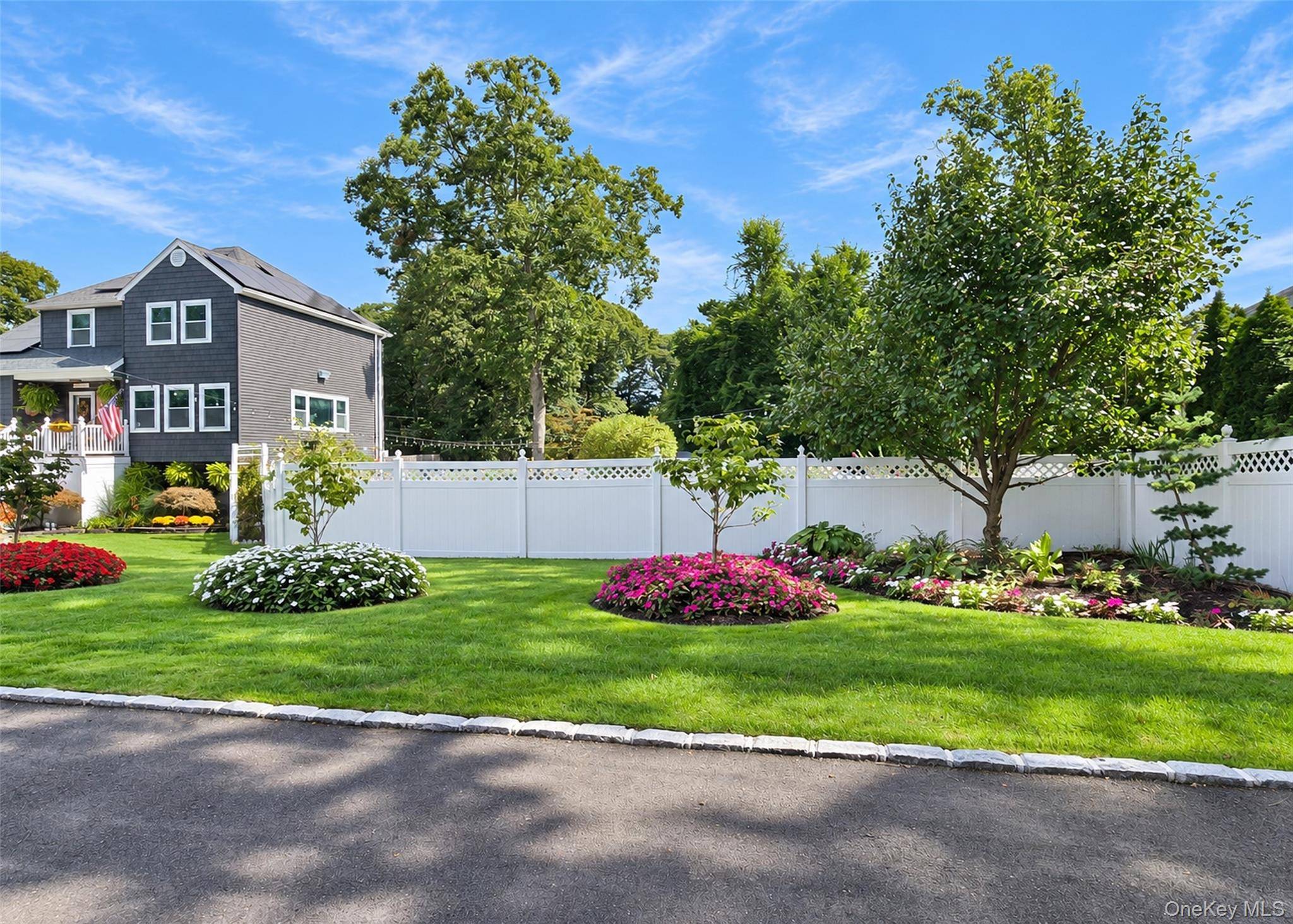 521 Park AVE, Centereach, NY 11720