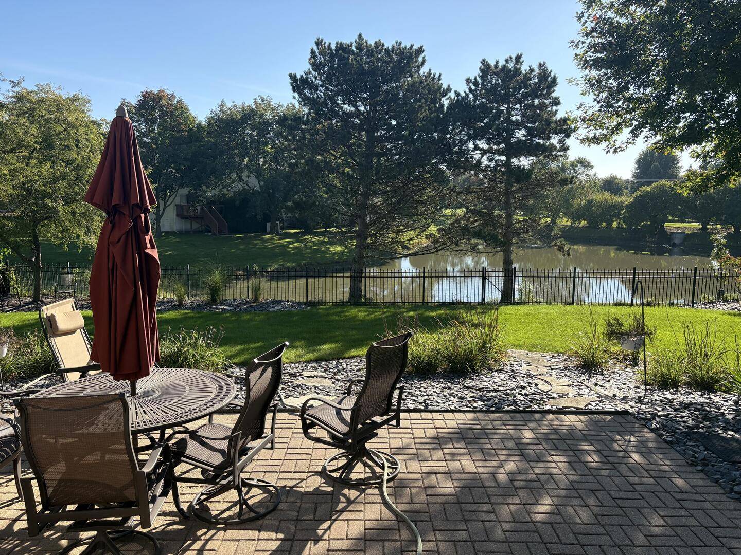 2559 W Walnut AVE, Geneva, IL 60134