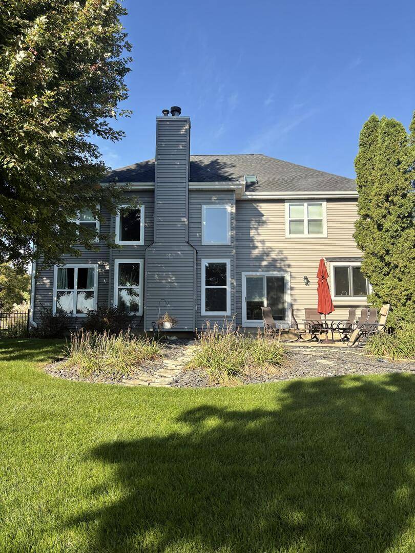 2559 W Walnut AVE, Geneva, IL 60134