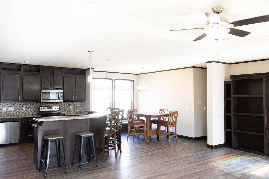 2200 Black Pine DR, Cambridge, MN 55008
