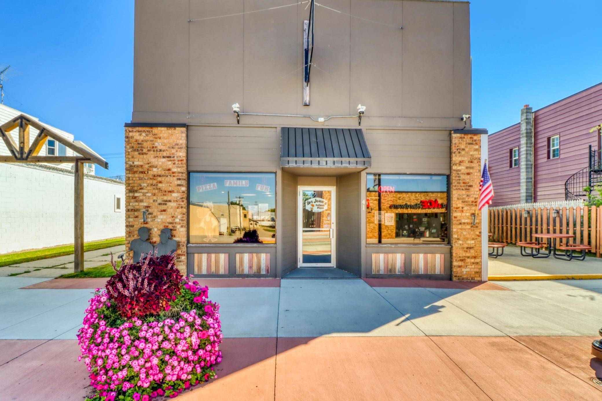41 N Broadway, Pelican Rapids, MN 56572