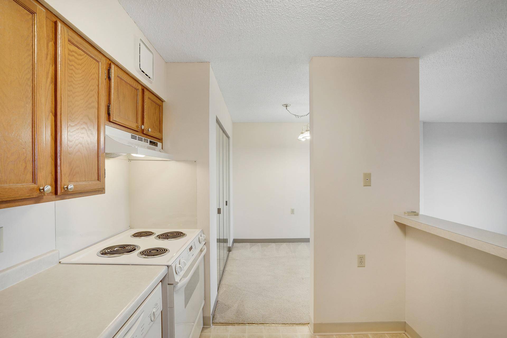 7600 Golden Valley RD #805, Golden Valley, MN 55427