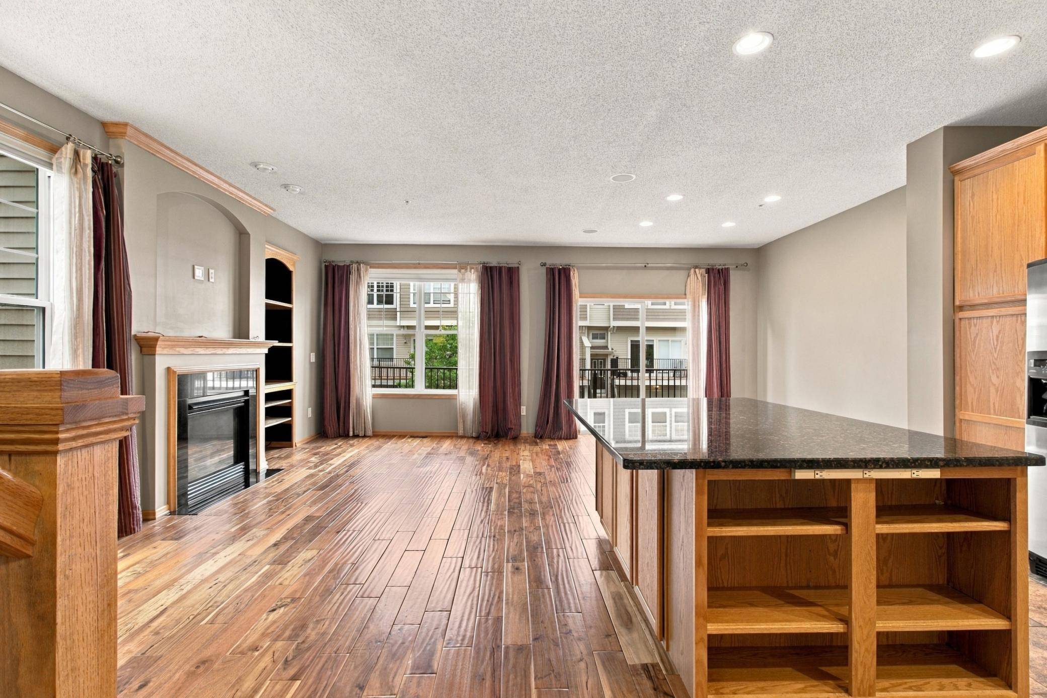 2401 121st CIR NE #L, Blaine, MN 55449