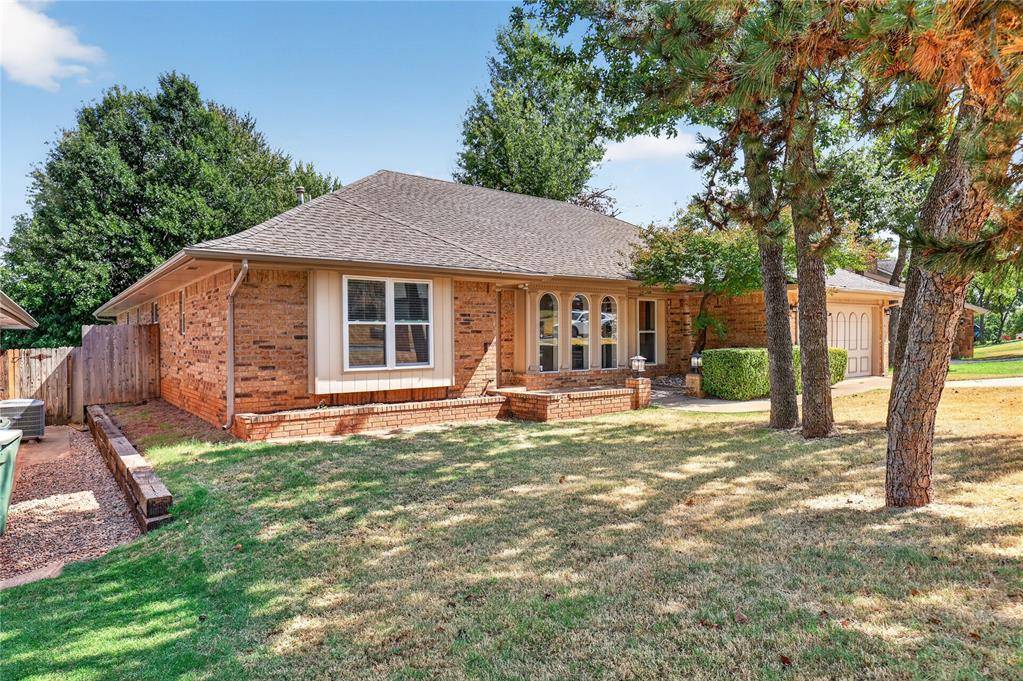 908 Carfax RD, Edmond, OK 73034