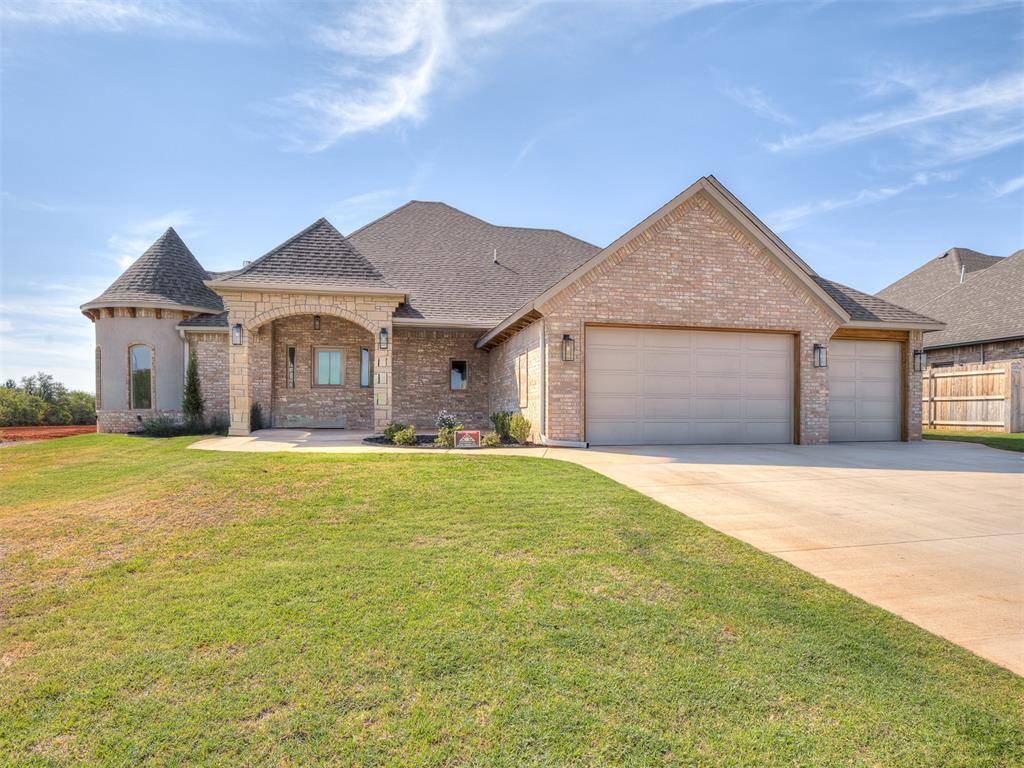 2114 W Cole DR, Mustang, OK 73064