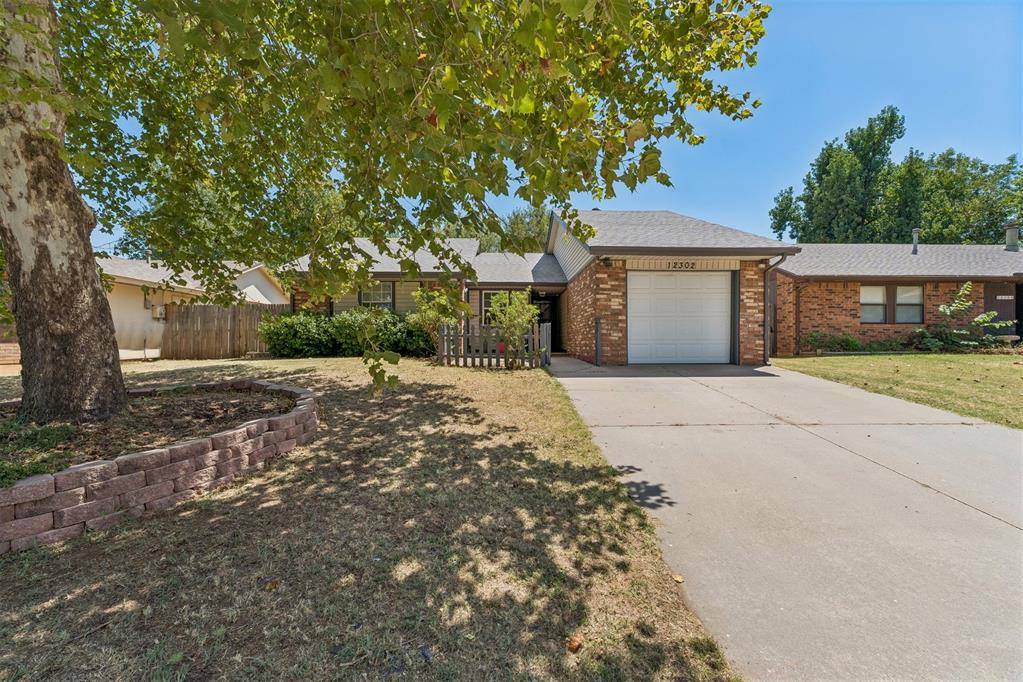 12302 SW 15th TER, Yukon, OK 73099