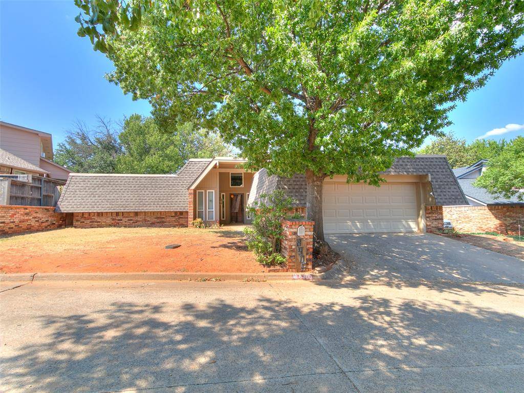 8905 Stanford CT, Oklahoma City, OK 73132