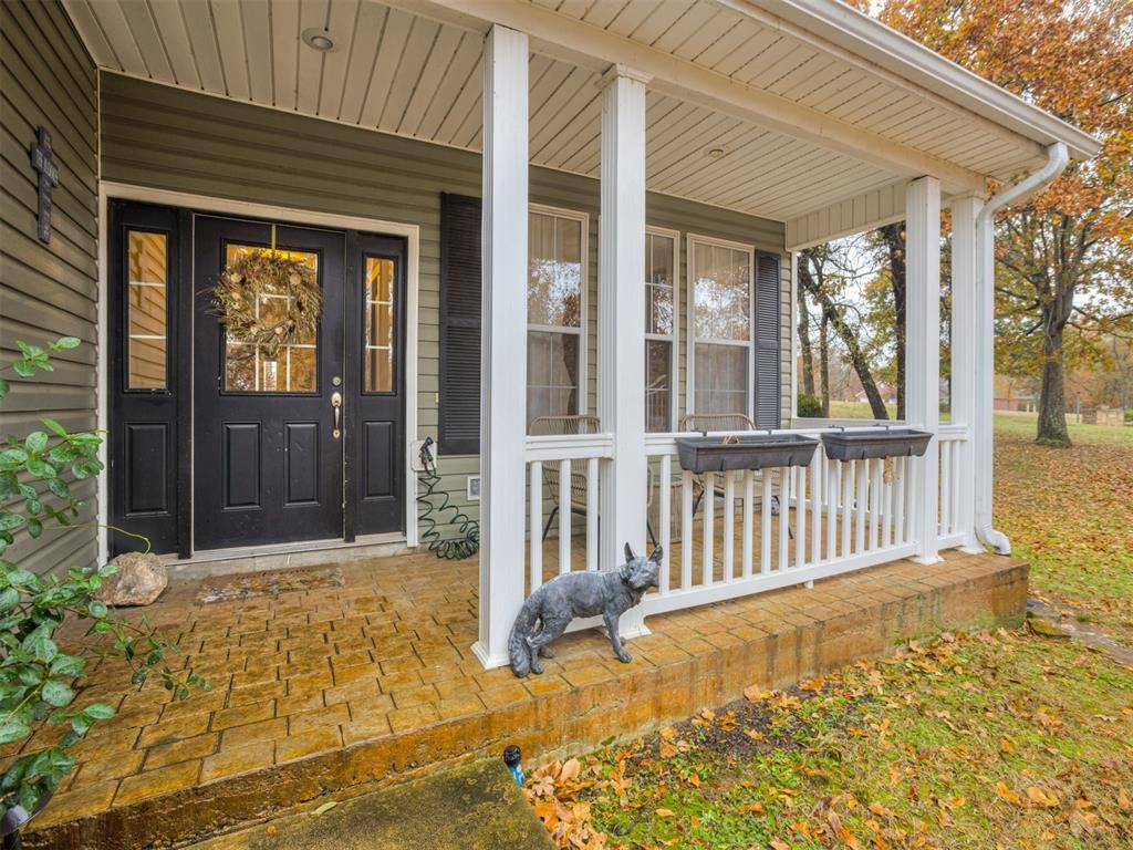 2485 Avalon DR, Eufaula, OK 74432