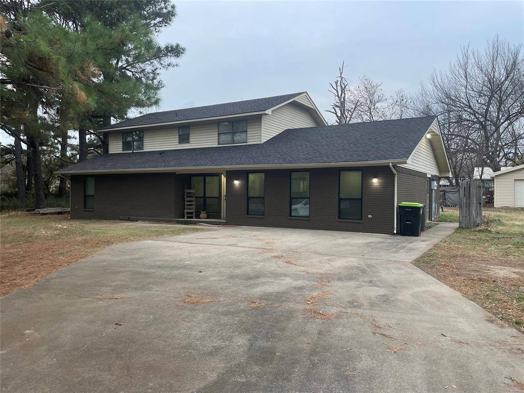 520 Adams ST, Holdenville, OK 74848