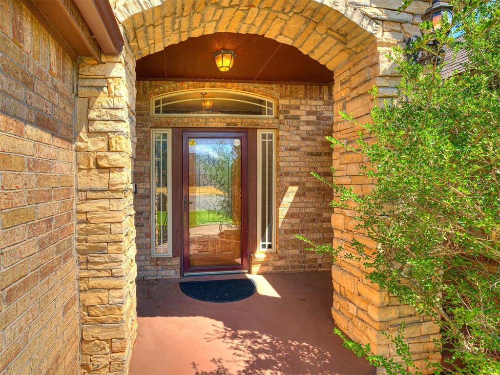 2923 SE 5th ST, Moore, OK 73160