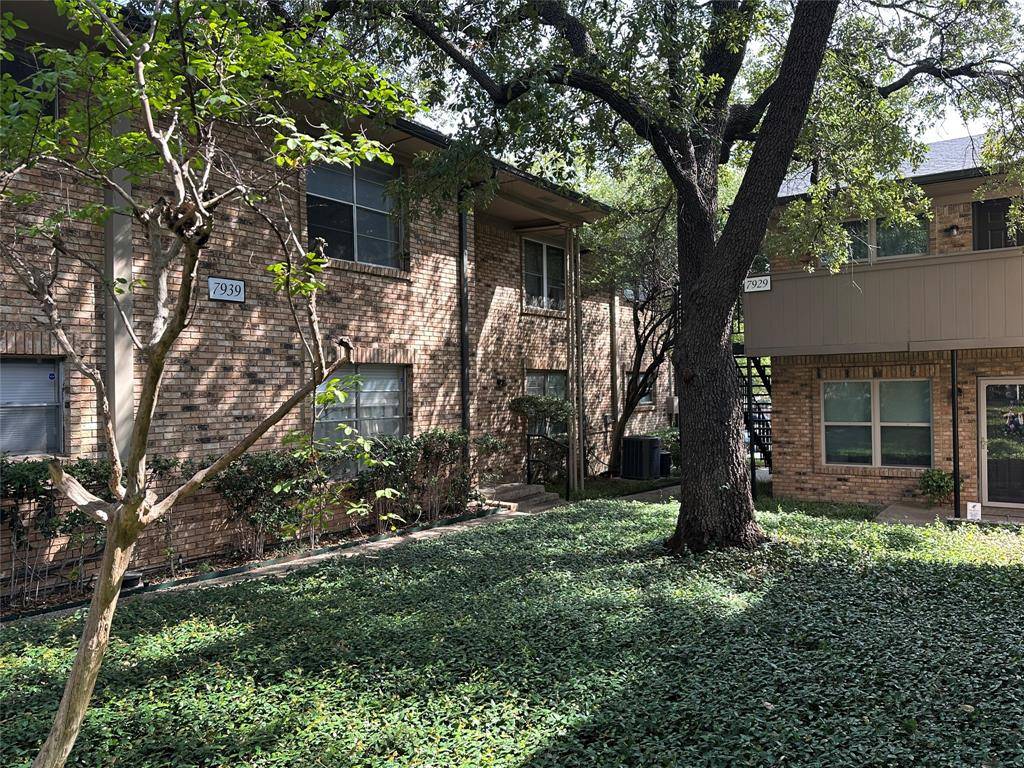 7939 Royal Lane #225, Dallas, TX 75230