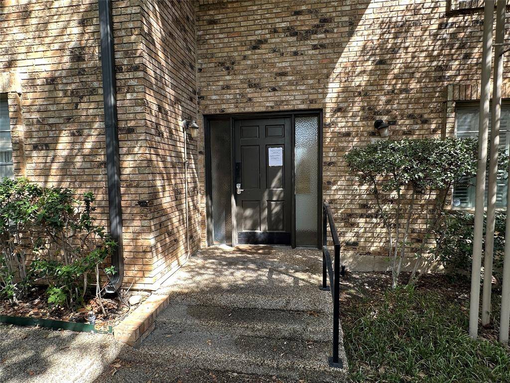 7939 Royal Lane #225, Dallas, TX 75230