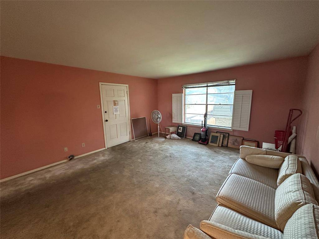 7939 Royal Lane #225, Dallas, TX 75230