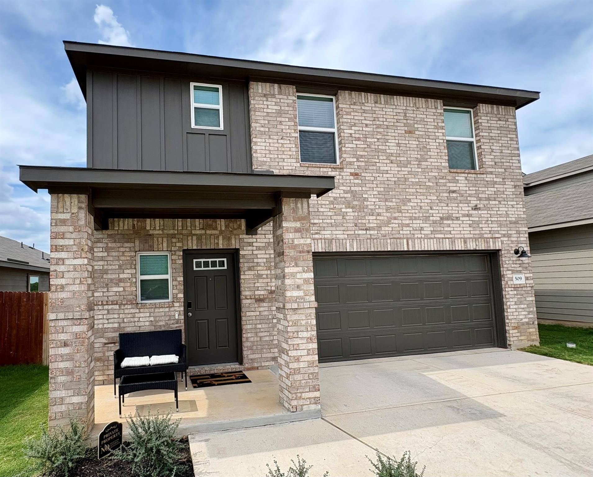 509 Wild Spur LN, Liberty Hill, TX 78642