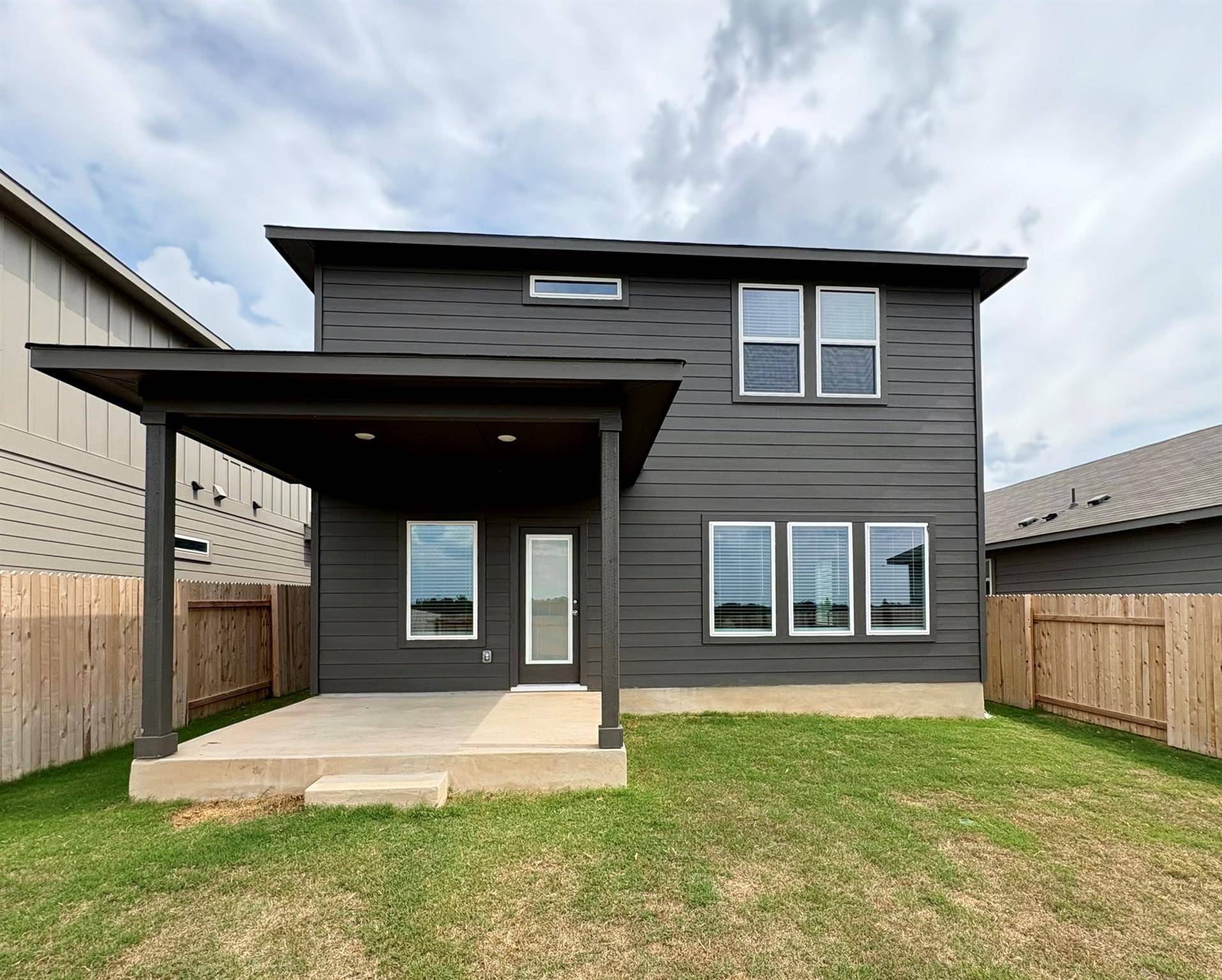 509 Wild Spur LN, Liberty Hill, TX 78642
