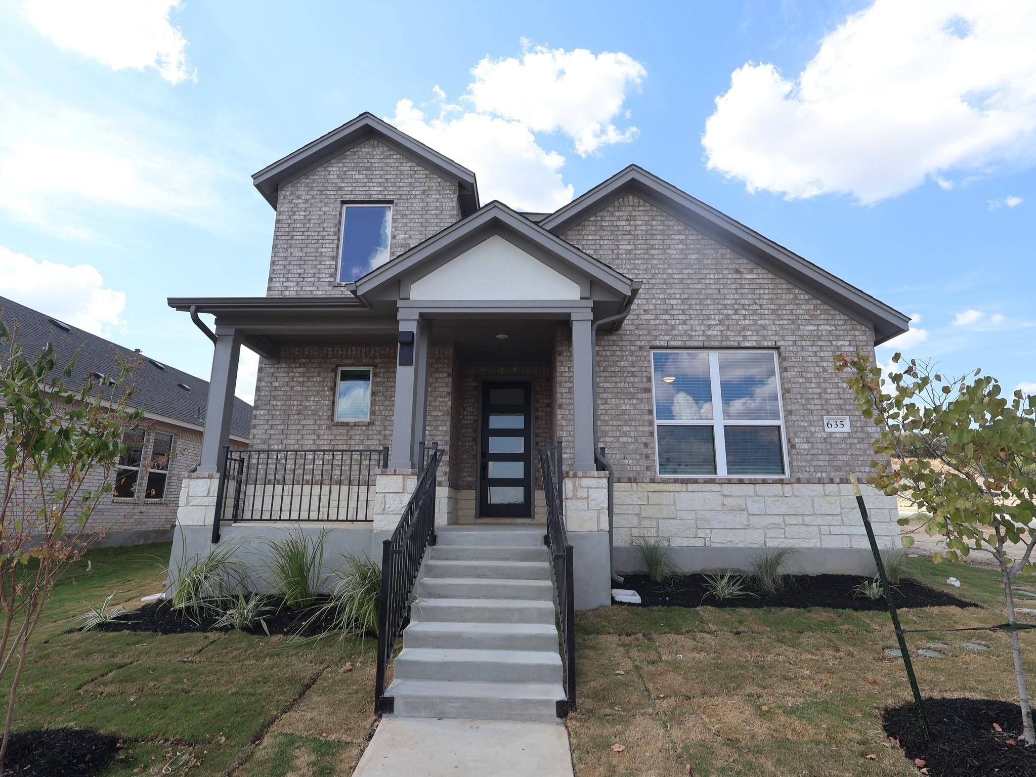 635 Clarissa ST, Buda, TX 78610